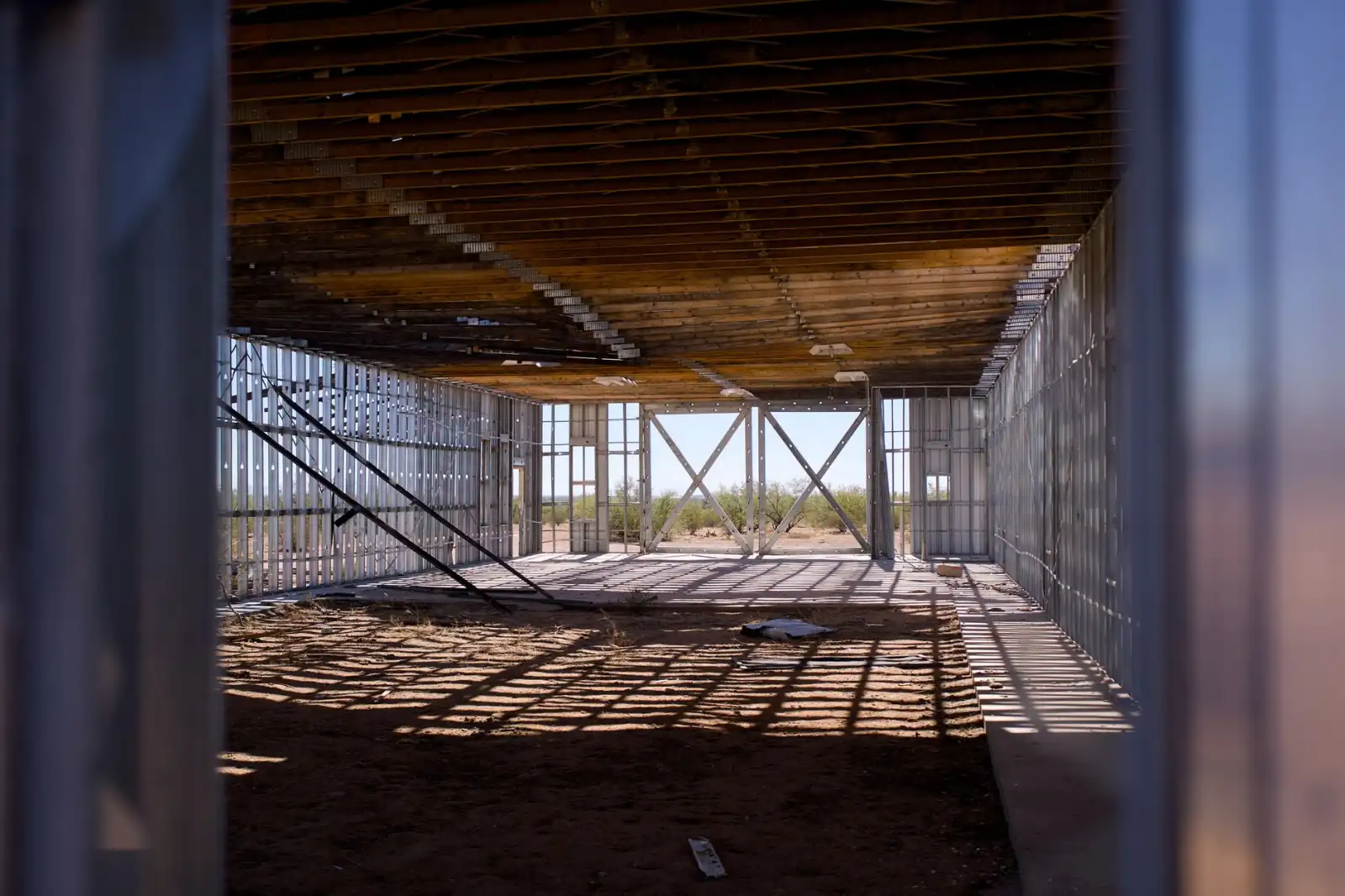 海南建筑工程管材选用要点：PVC与PE管材性能对比及场景适配分析
