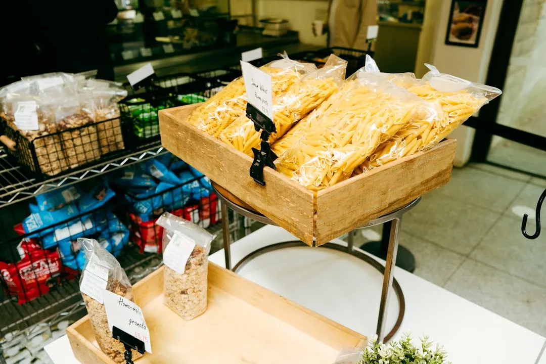 海南建筑装饰材料选型指南：管材与涂料搭配方案解析