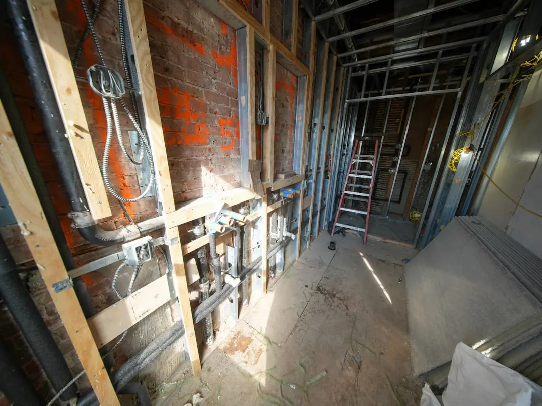 海南建筑装饰材料选型要点与工程应用适配指南正文配图 2