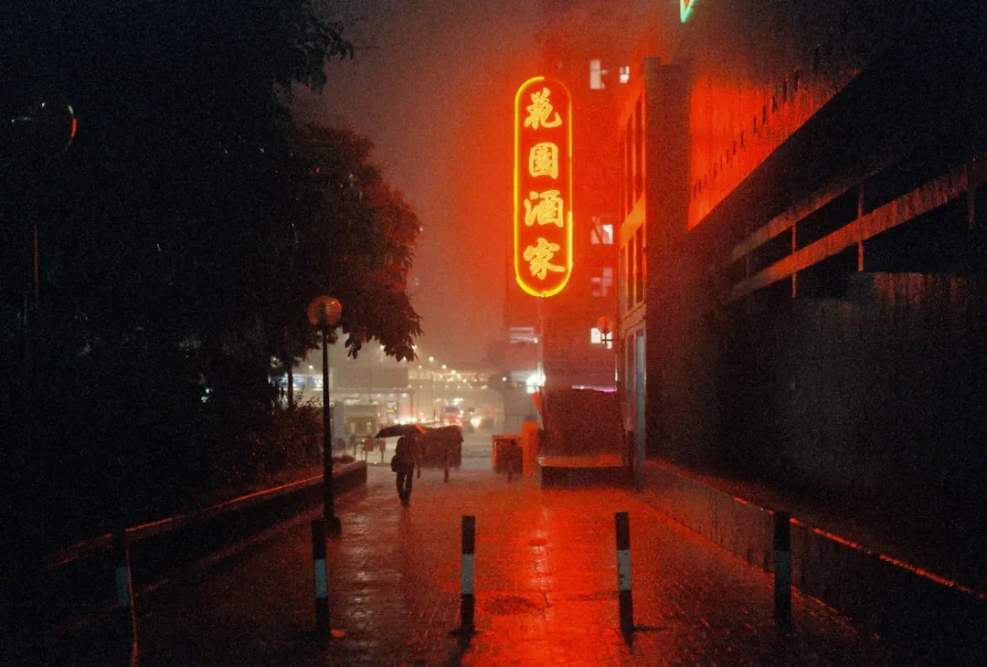 华南地区涂料选型对比：性能差异与施工应用要点