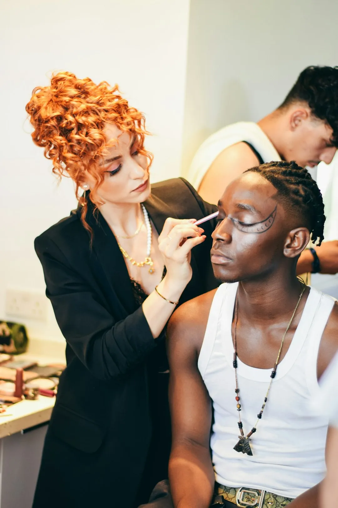 海南泰万三华建材贸易：管材与涂料产品配套供应方案解析